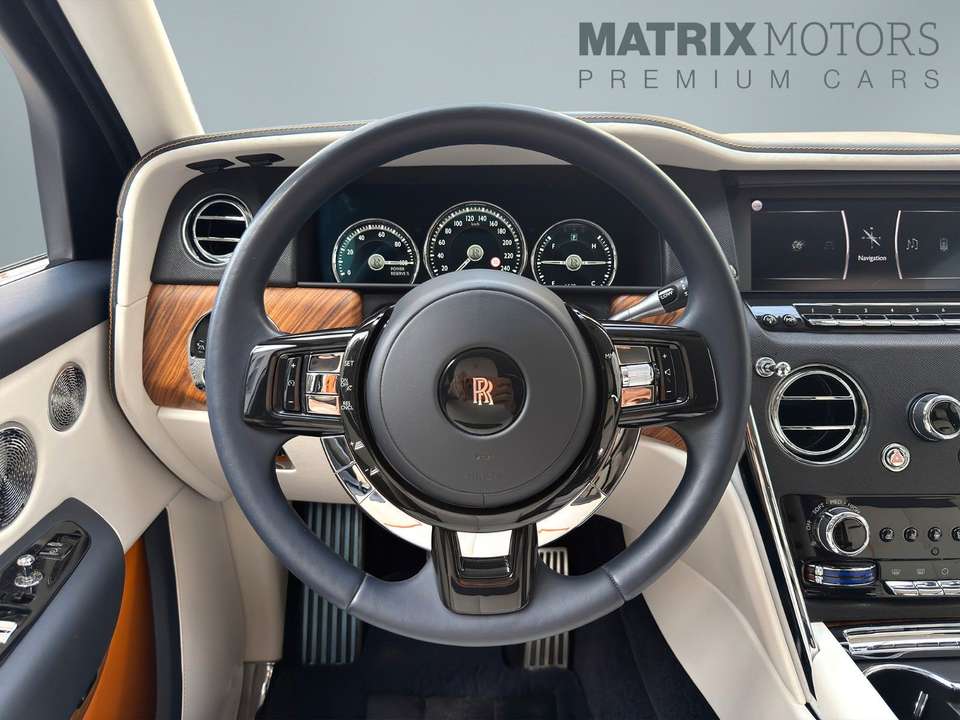 Rolls-Royce Cullinan - Imagem 18