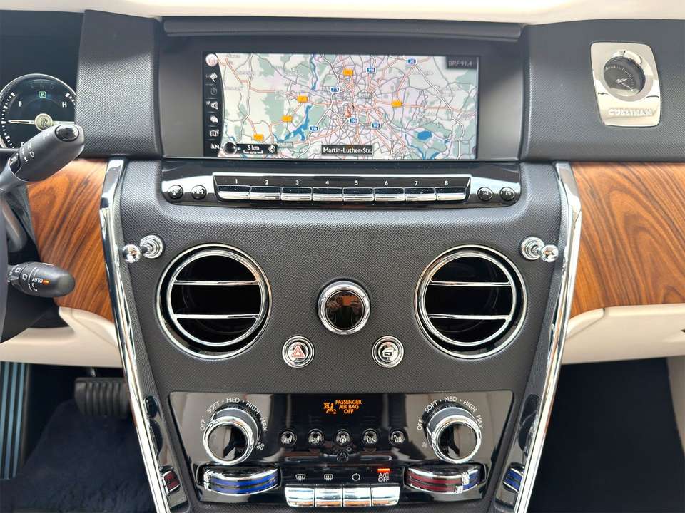 Rolls-Royce Cullinan - Imagem 20