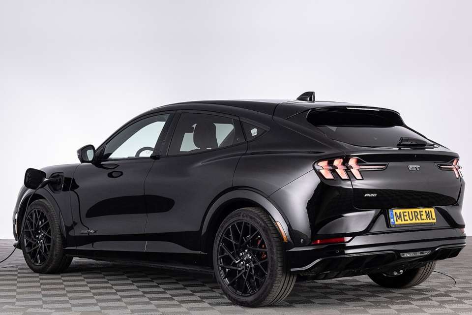 Ford Mustang Mach-E - Imagem 2