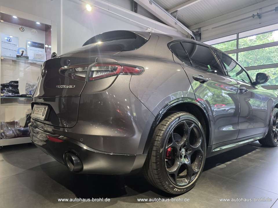 Alfa Romeo Stelvio - Imagem 4