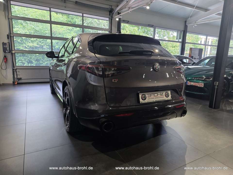 Alfa Romeo Stelvio - Imagem 6