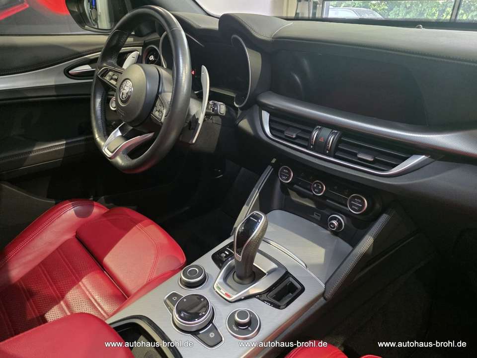 Alfa Romeo Stelvio - Imagem 9