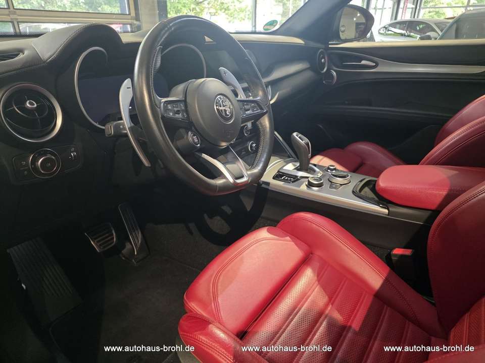 Alfa Romeo Stelvio - Imagem 10