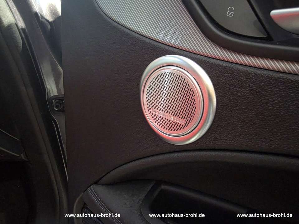 Alfa Romeo Stelvio - Imagem 11