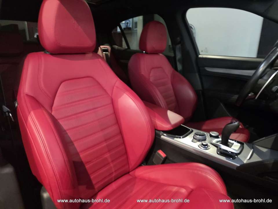 Alfa Romeo Stelvio - Imagem 13