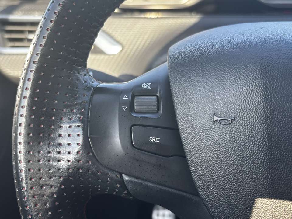 Peugeot 208 - Imagem 18