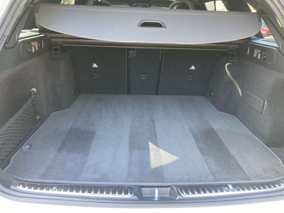 Mercedes-Benz C 300 - Imagem 14