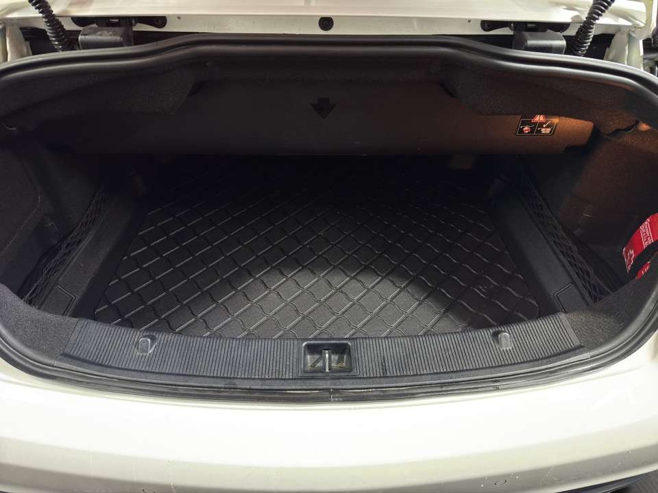 Mercedes-Benz E 200 - Imagem 15