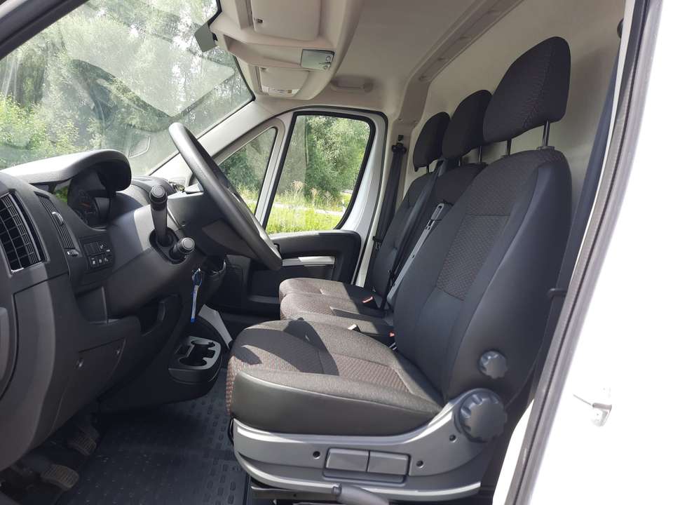 Car picture 11