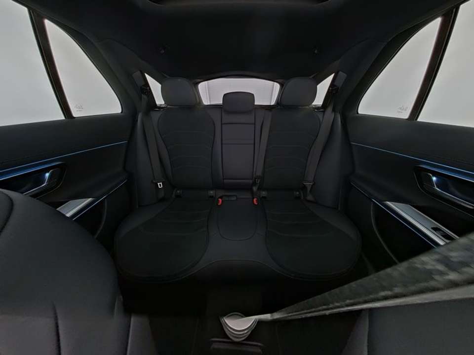 Mercedes-Benz E 220 - Imagem 9