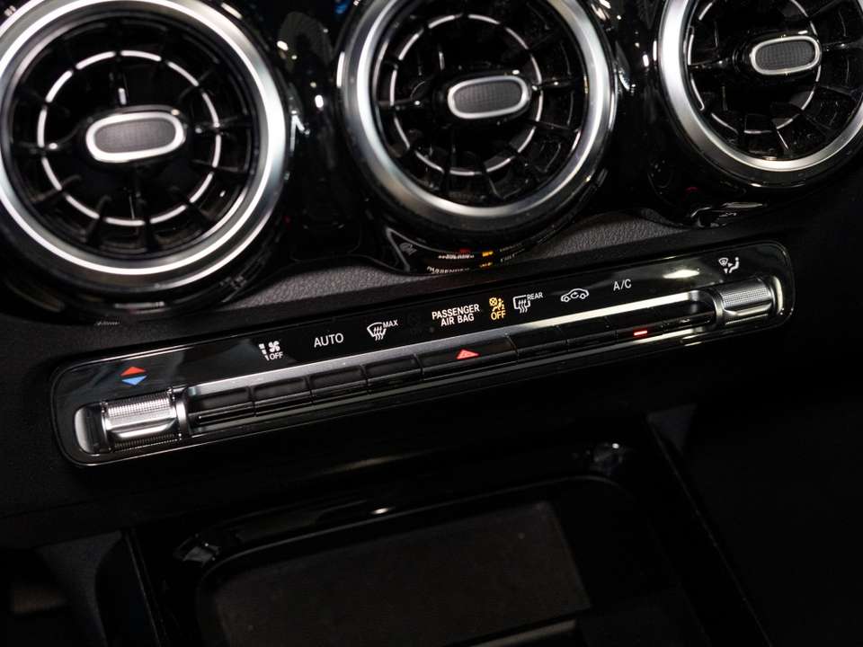Mercedes-Benz GLB 200 - Imagem 13