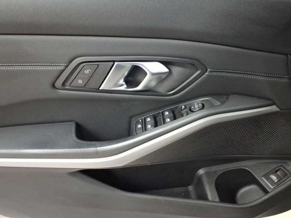 BMW 318 - Imagem 4