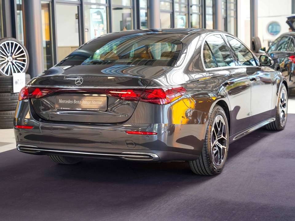 Mercedes-Benz E 220 - Imagem 3