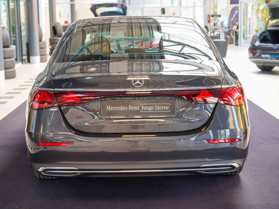 Mercedes-Benz E 220 - Imagem 4