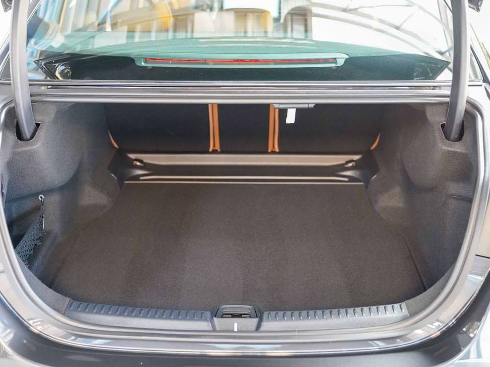 Mercedes-Benz E 220 - Imagem 5