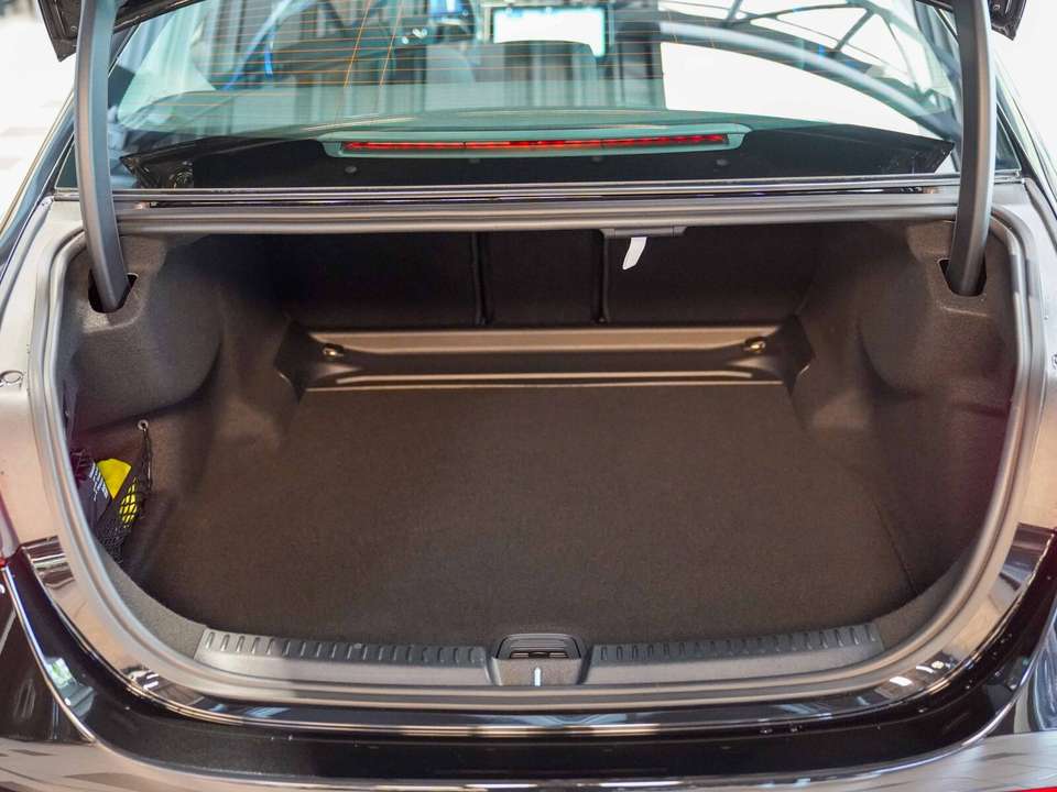 Mercedes-Benz E 200 - Imagem 6