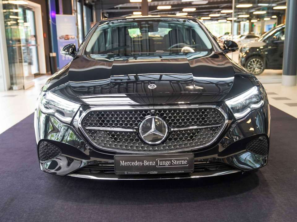 Mercedes-Benz E 200 - Imagem 8