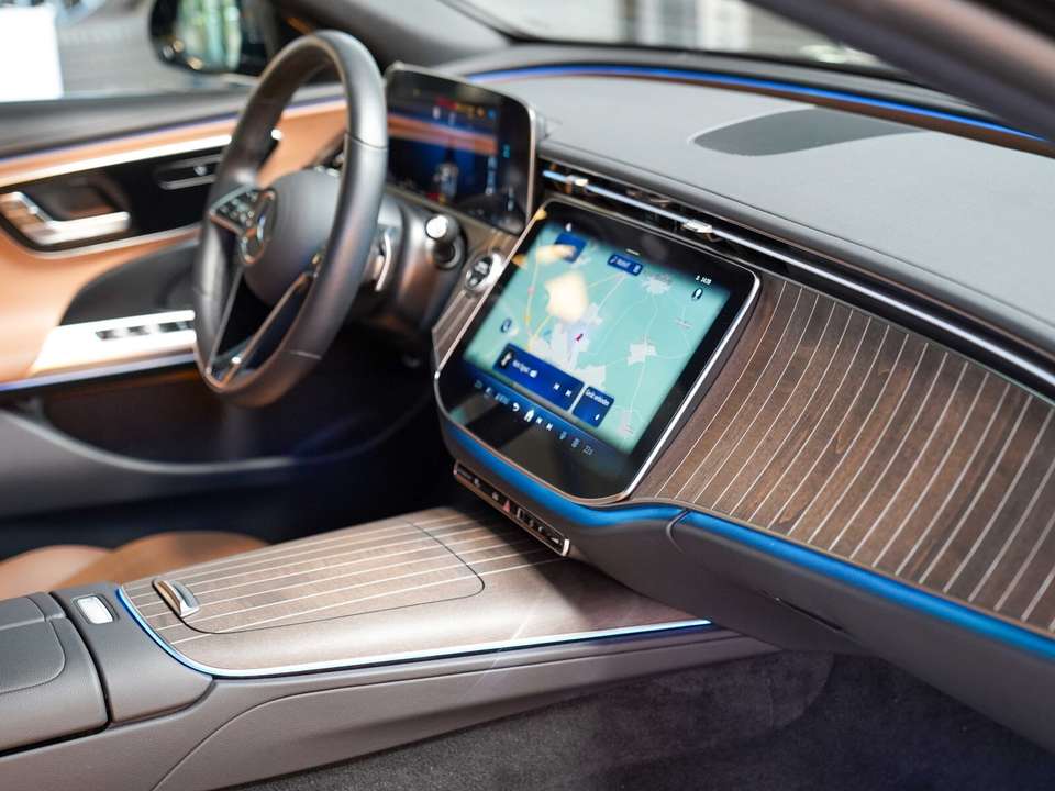 Mercedes-Benz E 220 - Imagem 10