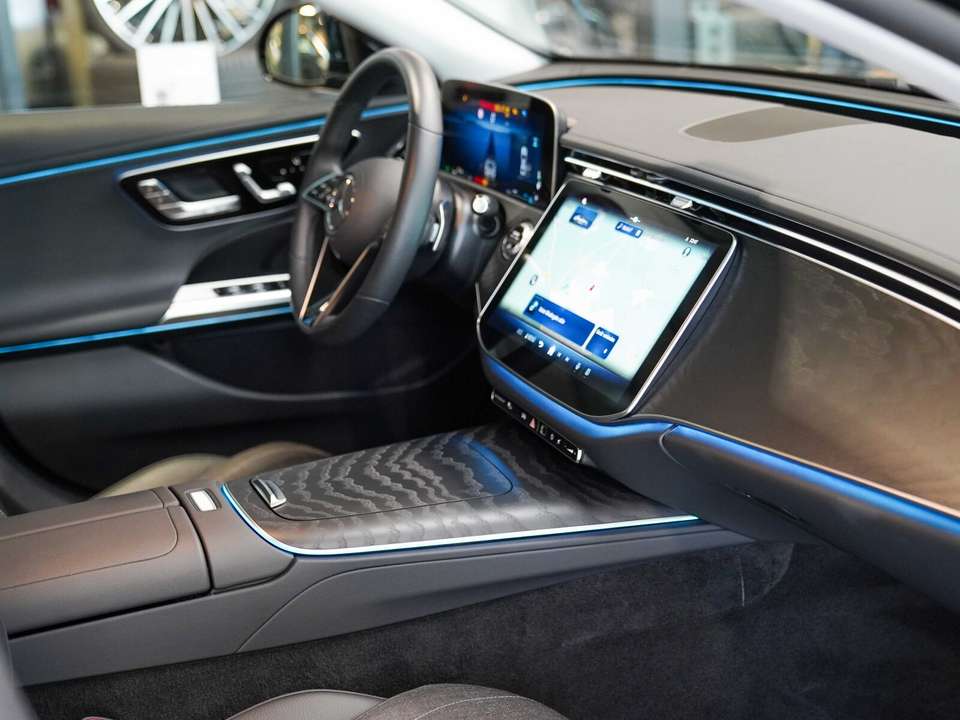 Mercedes-Benz E 200 - Imagem 11
