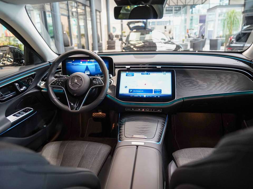 Mercedes-Benz E 200 - Imagem 14