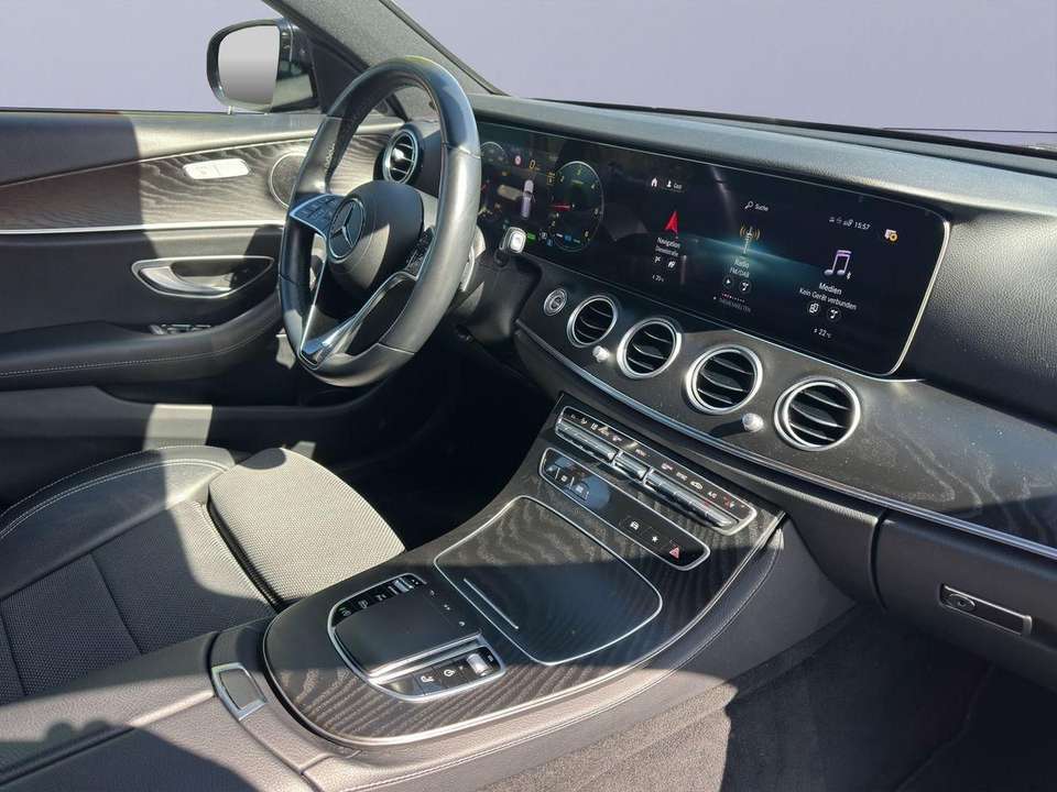 Car picture 9