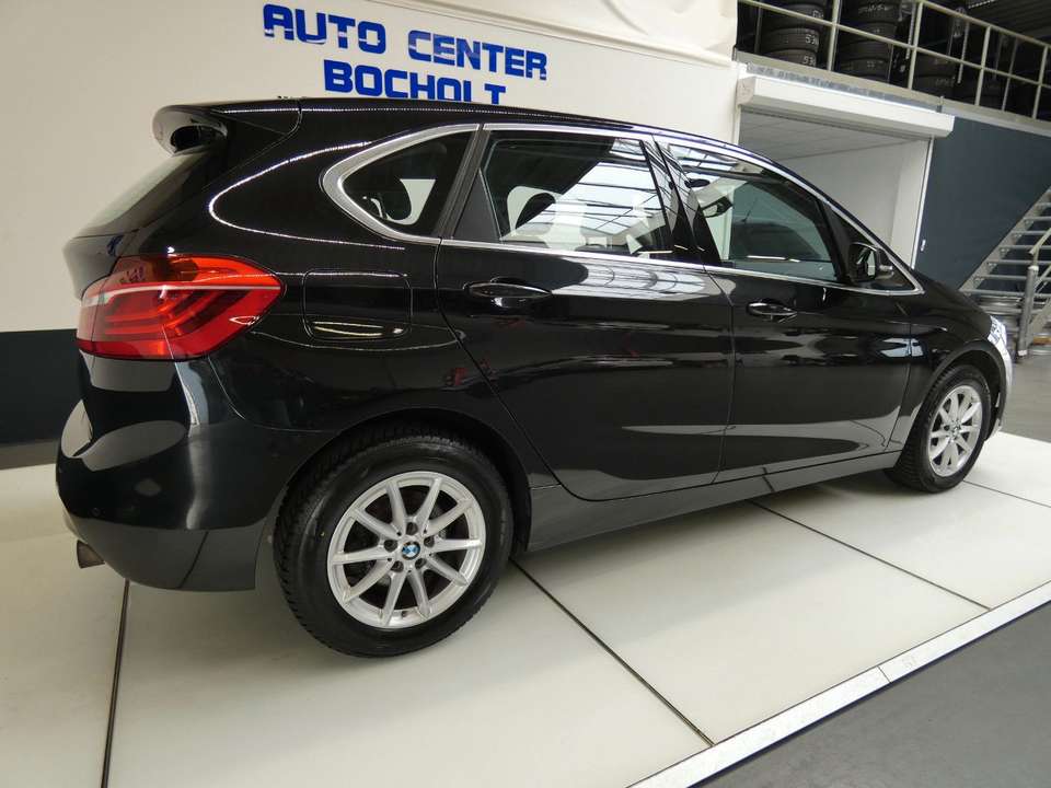 BMW 220 - Imagem 8