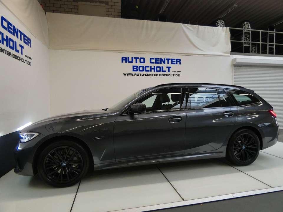 BMW 330 - Imagem 13