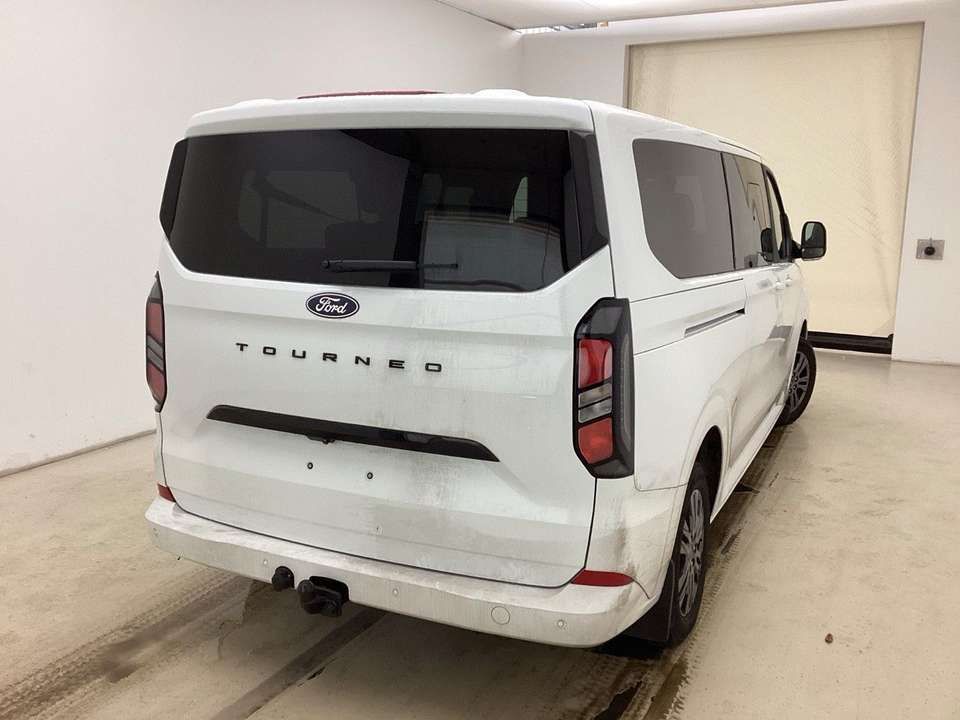 Ford Tourneo Custom - Imagem 2