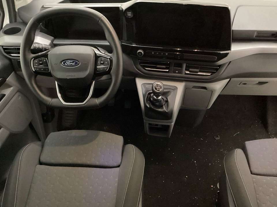 Ford Tourneo Custom - Imagem 8