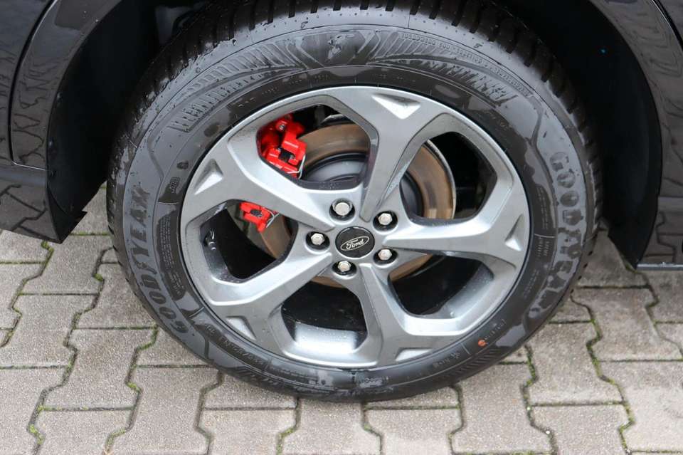 Ford Kuga - Imagem 14