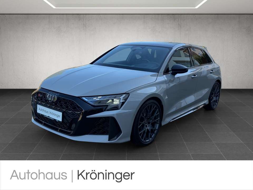 Audi RS3 - Imagem 1