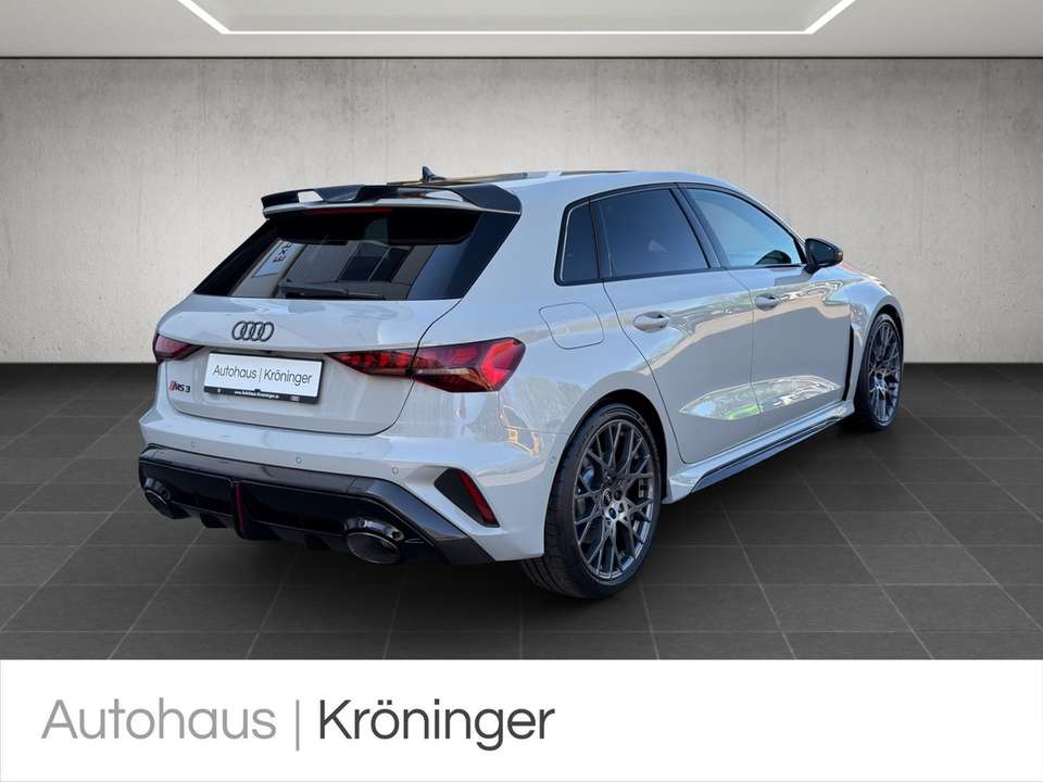 Audi RS3 - Imagem 2
