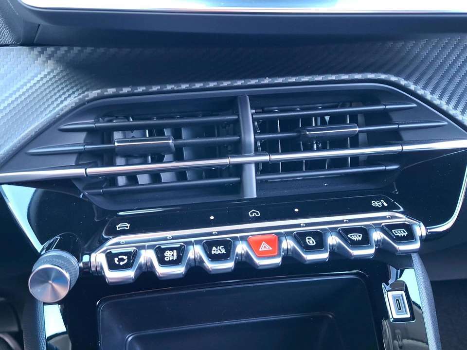 Peugeot 208 - Imagem 14