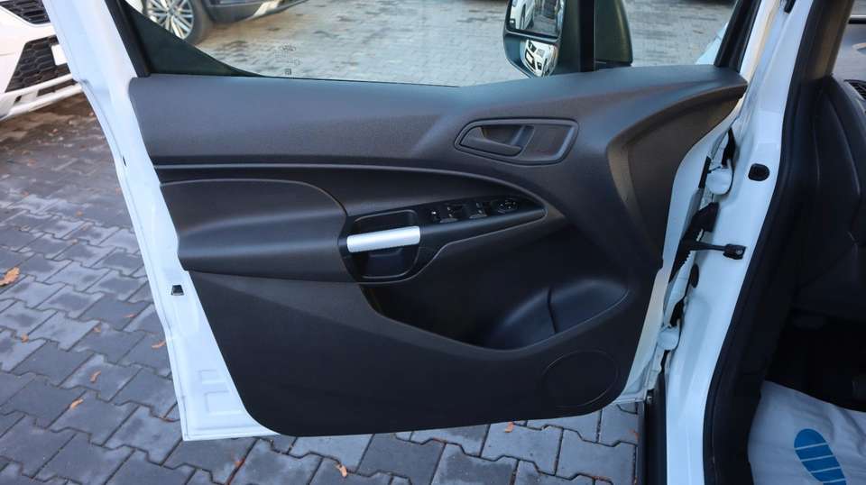 Ford Grand Tourneo - Imagem 7