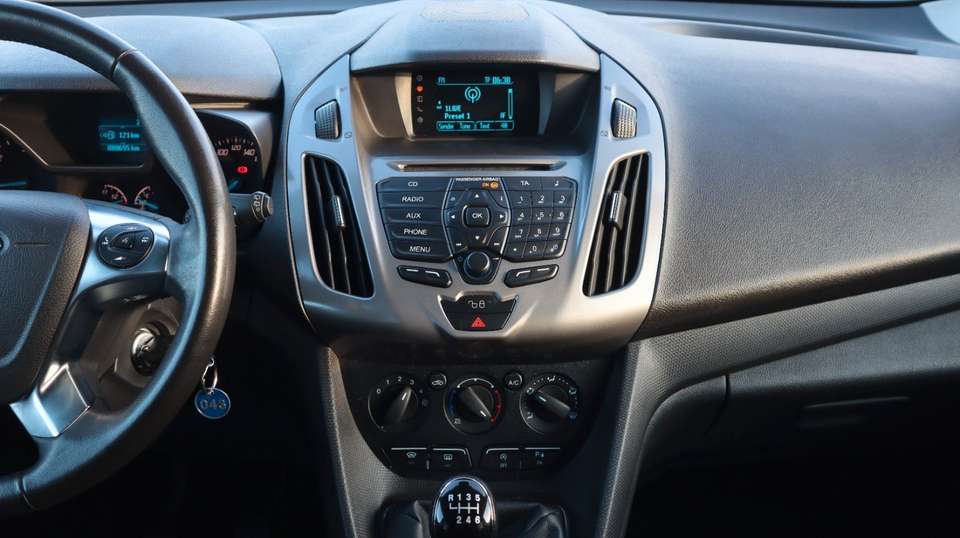 Ford Grand Tourneo - Imagem 12