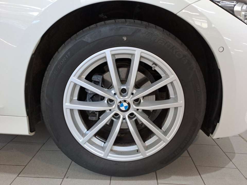 BMW 318 - Imagem 12