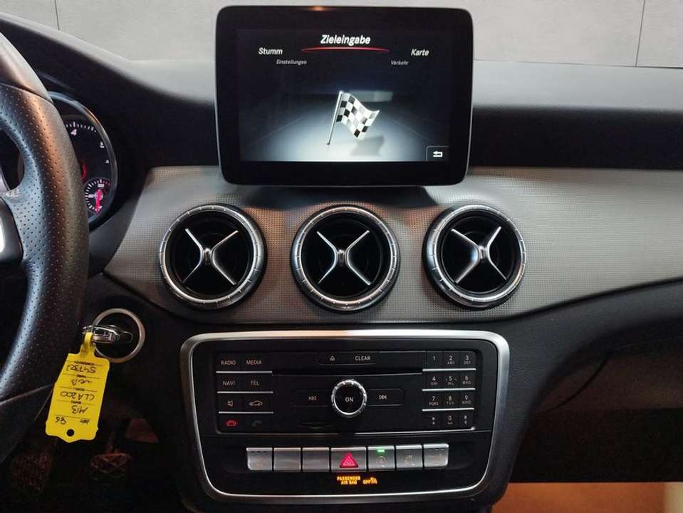 Mercedes-Benz CLA 200 - Imagem 14