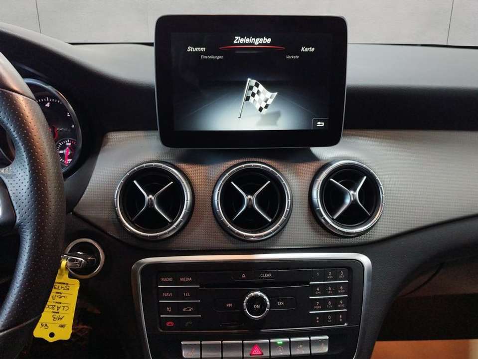 Mercedes-Benz CLA 200 - Imagem 15