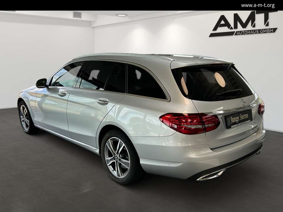 Mercedes-Benz C 220 - Imagem 4