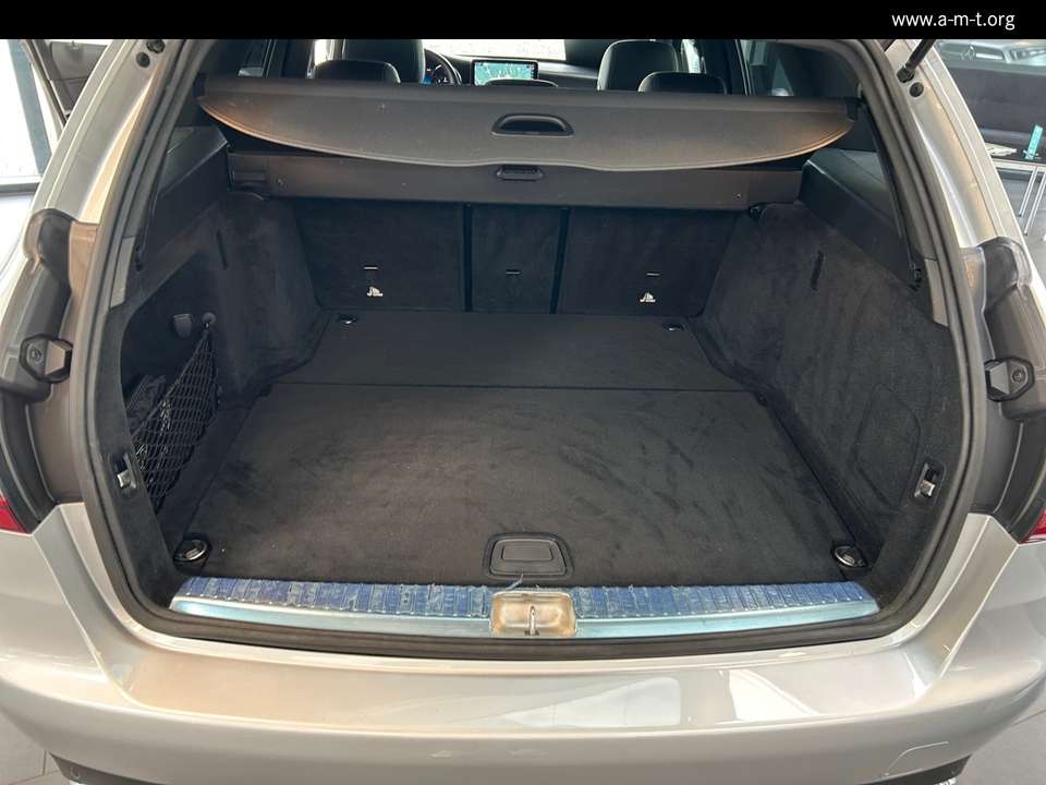 Mercedes-Benz C 220 - Imagem 12