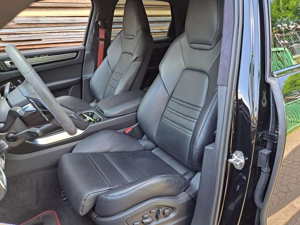 Porsche Cayenne - Imagem 12