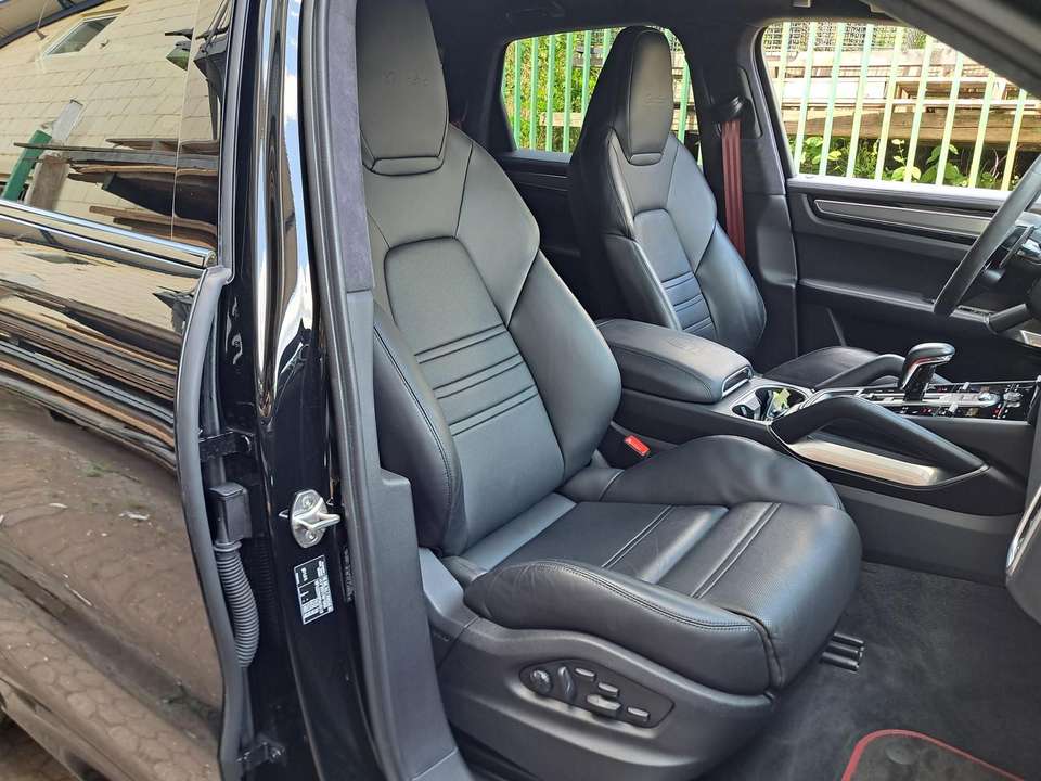 Porsche Cayenne - Imagem 13