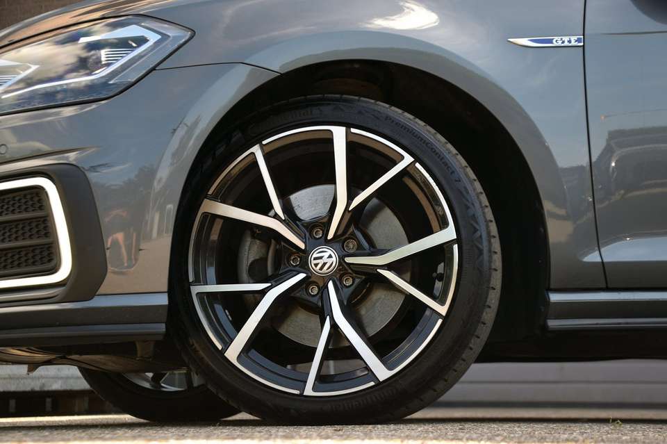 Volkswagen Golf GTE - Imagem 6