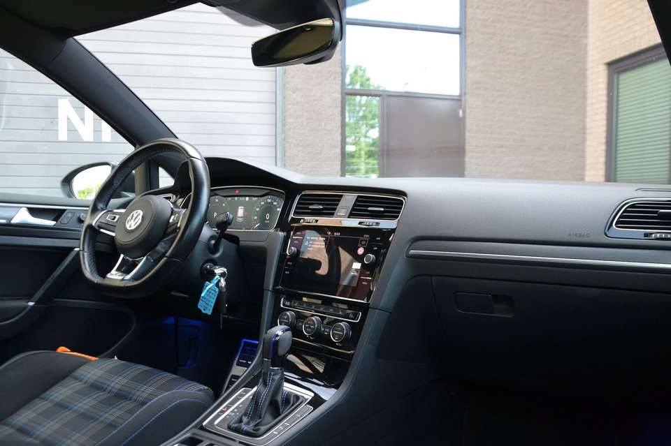 Volkswagen Golf GTE - Imagem 12