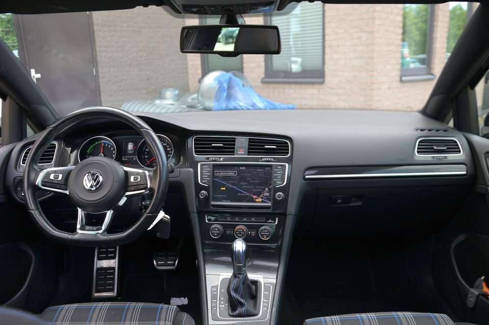 Volkswagen Golf GTE - Imagem 11