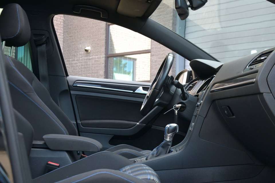 Volkswagen Golf GTE - Imagem 12