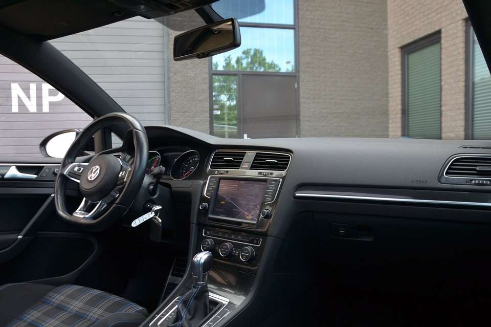 Volkswagen Golf GTE - Imagem 13