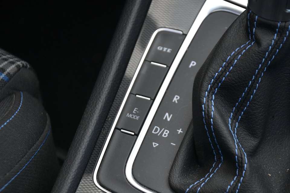 Volkswagen Golf GTE - Imagem 18
