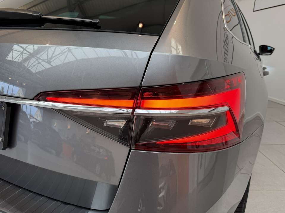 Skoda Superb - Imagem 7