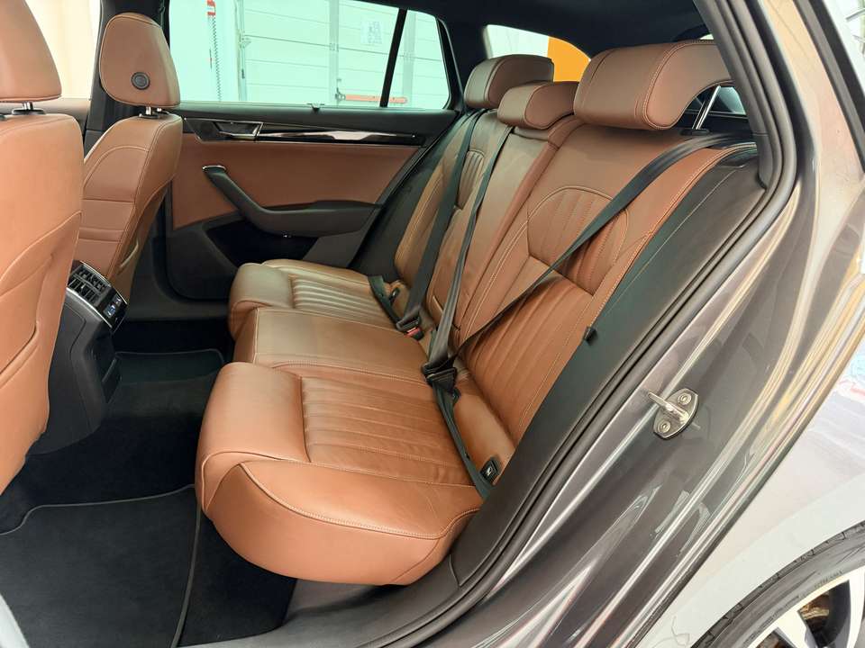 Skoda Superb - Imagem 8
